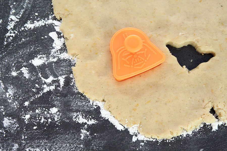 Ausstechen von Star Wars Cookies